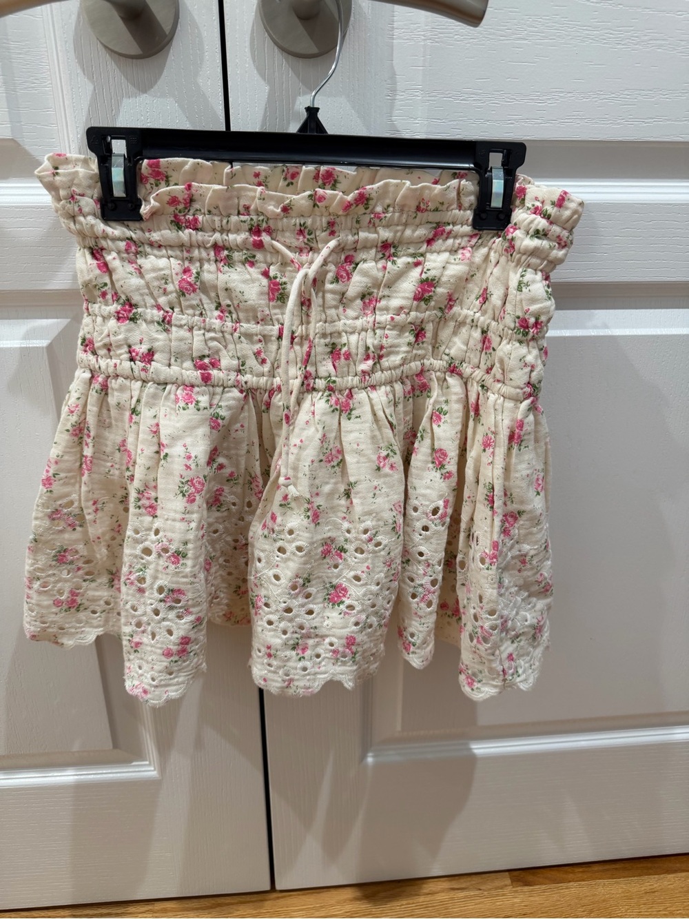 Women’s Cream Floral Eyelet Smocked Mini Skirt/Skort